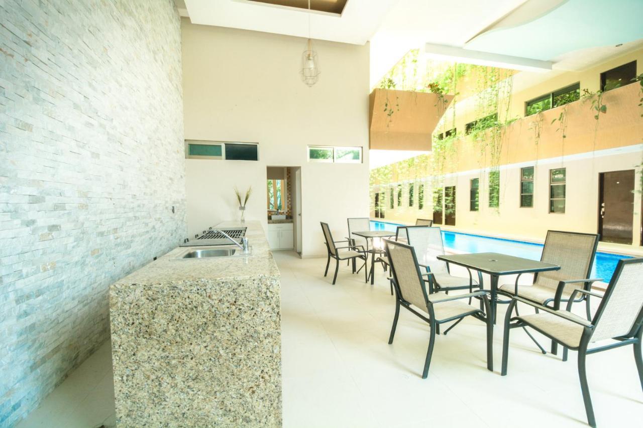 Palmarena Rooms & Residences - Long Stay Comfort With Parking, Sauna, Gym & Pool - Steps From 5Th Avenue بلايا ديل كارمن المظهر الخارجي الصورة